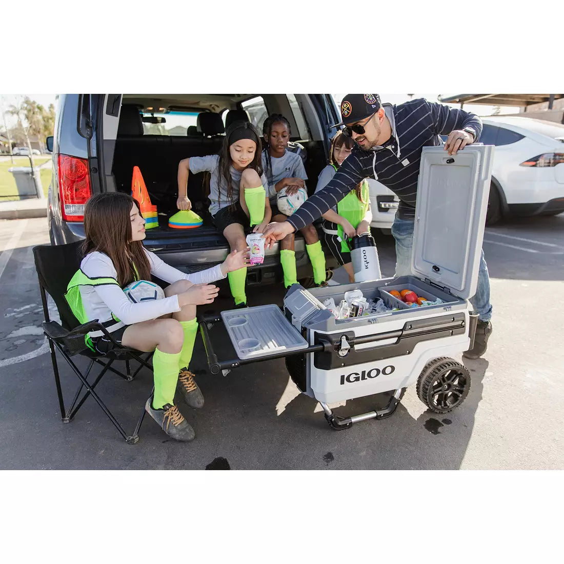 70 Qt. Trailmate Roller Cooler