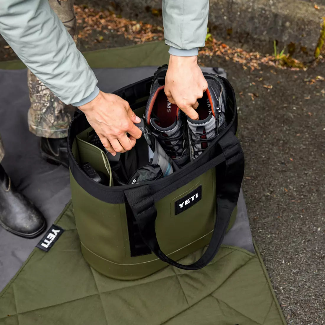 Camino 20 Carryall Tote Bag
